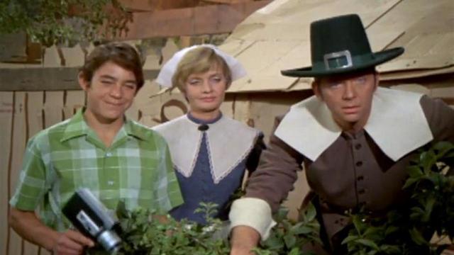 cbs_brady_bunch_030_content_cian_420101_1928_1280x720_340145219712_423348_640x360